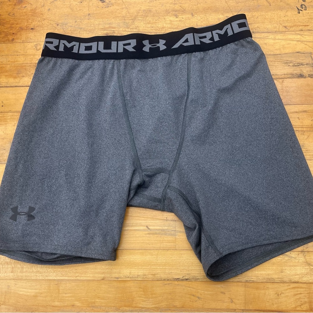Under Armour men’s compression shorts Heather Gray Size extra large XL